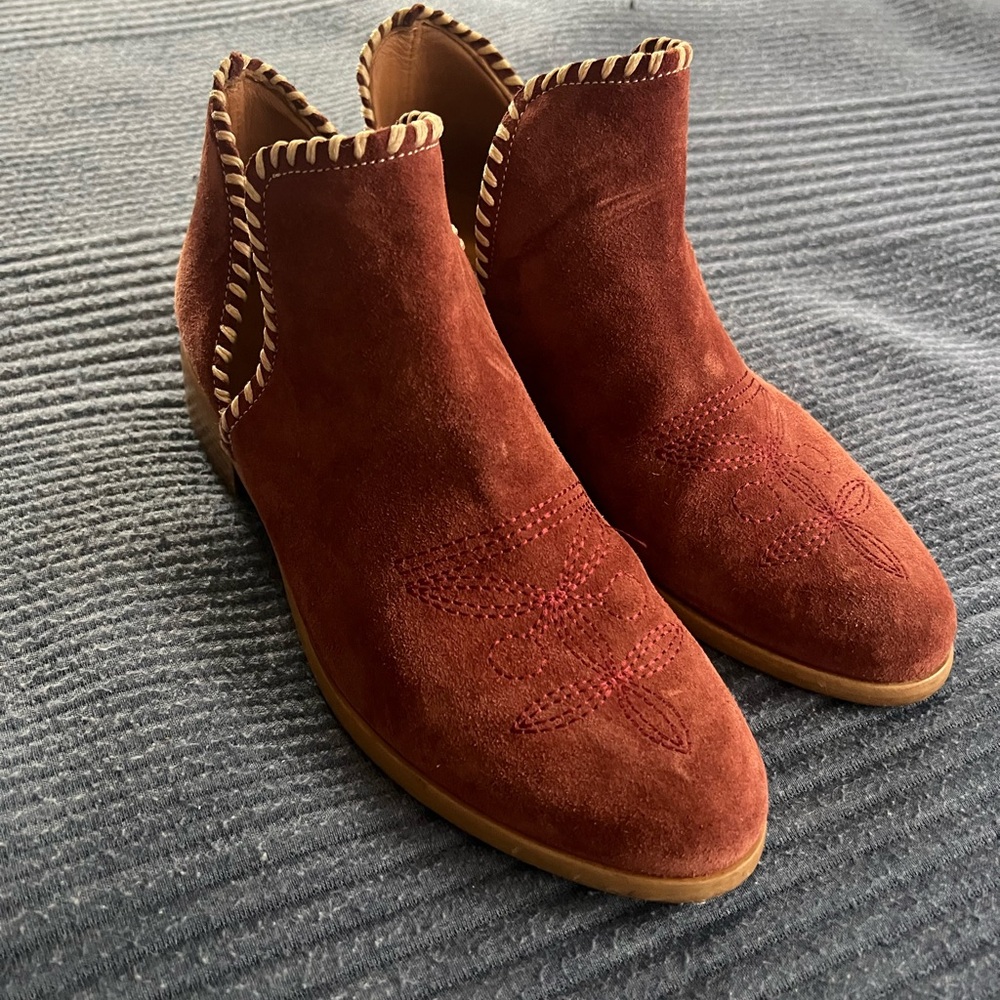 Sundance Suede Ankle Booties-  Burgundy - Italian Made size 37 (7) - Picture 3 of 10